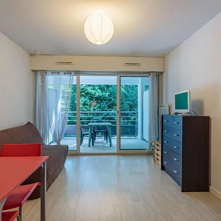Studio Moderne Avec Terrasse, Wi-fi, Parking Et Acces Facile Aux Plages A - Fr-1-3-520